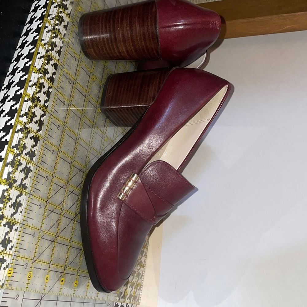 Cole haan heeled penny loafer 8B